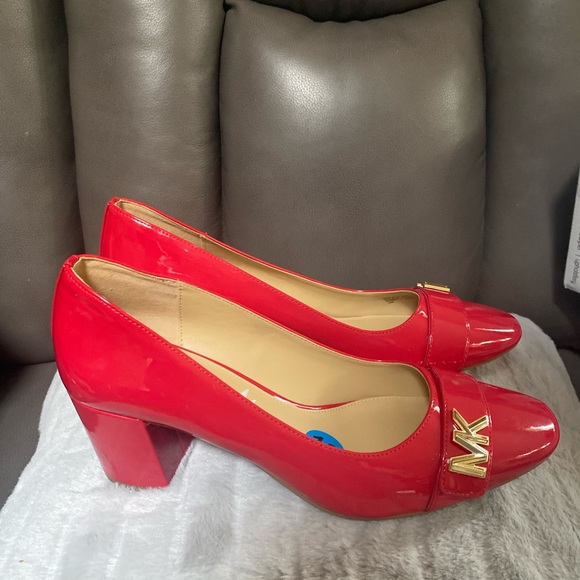 Michael Kors Patent leather shoes - Picture 6 of 11